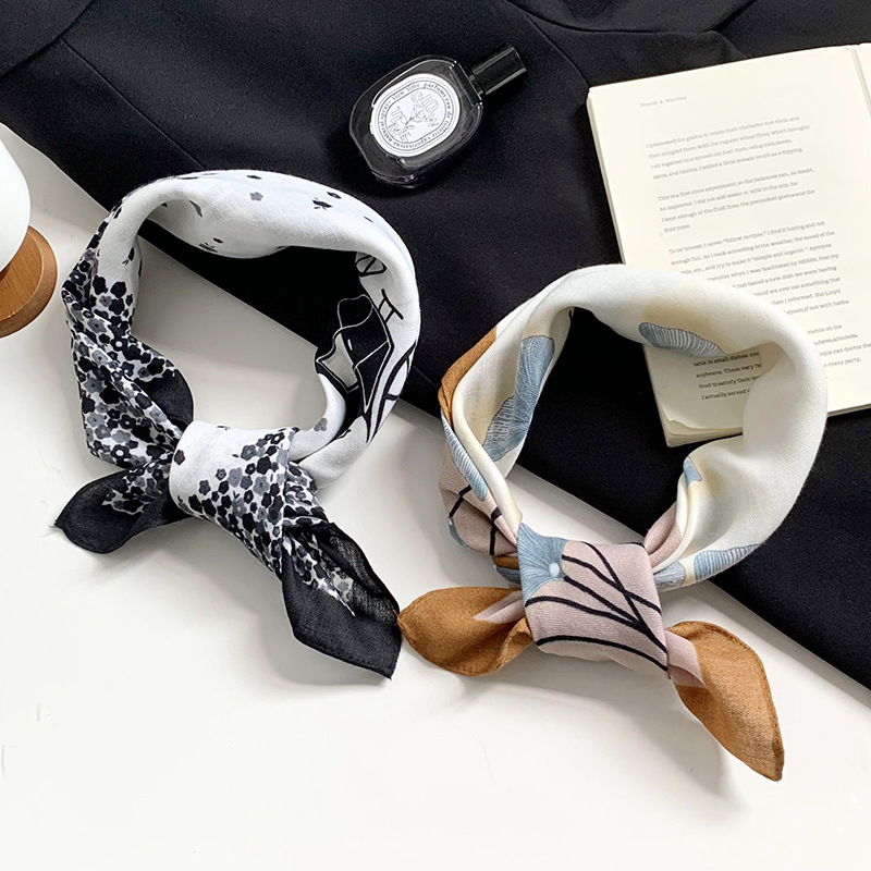 Bufandas de seda cuadrada alta sensación2025 nueva alta sensación de decoración caliente bufandas de cuello bufandas de flores bufandas de seda al por mayor