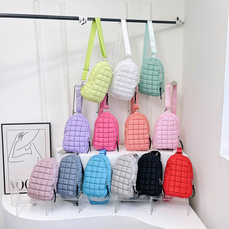 Bolsa de pecho de malla de nylon transfronteriza para mujeres 2025 nuevo bolso de plumón bolso de nubes bolso deportivo ocio mochila