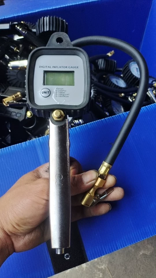 Горизонтальный Высокоточный цифровой дисплей пистолет давления в шинах манометр надувной пистолет манометр в шинах