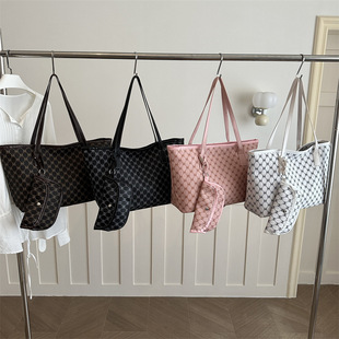 Underarm bag, retro shoulder bag, fashionable capacious one-shoulder bag, high-quality style