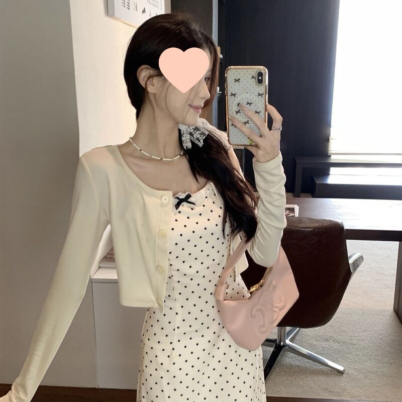 Sun-Protective Ice Silk Thin Cardigan for Summer, Slim-Fit Short Jacket with Button Design for Petite Women Sun-Protective Ice Silk Thin Cardigan for Summer, Slim-Fit Short Jacket with Button Design for Petite Women
