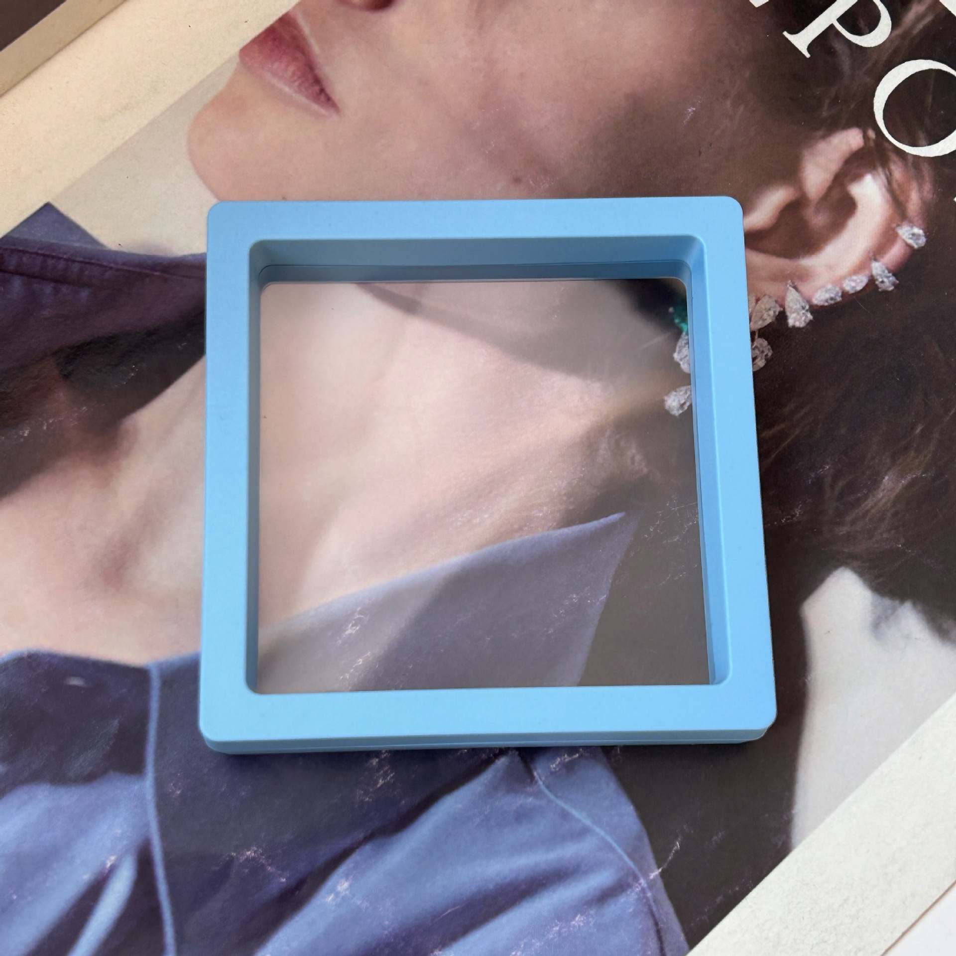 Matching blue suspension box