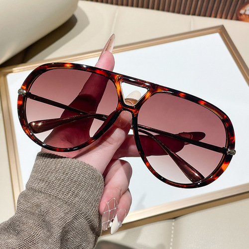 New European and American large-frame toad sunglasses, new retro ins street photography online celebrity, same concave sunglasses