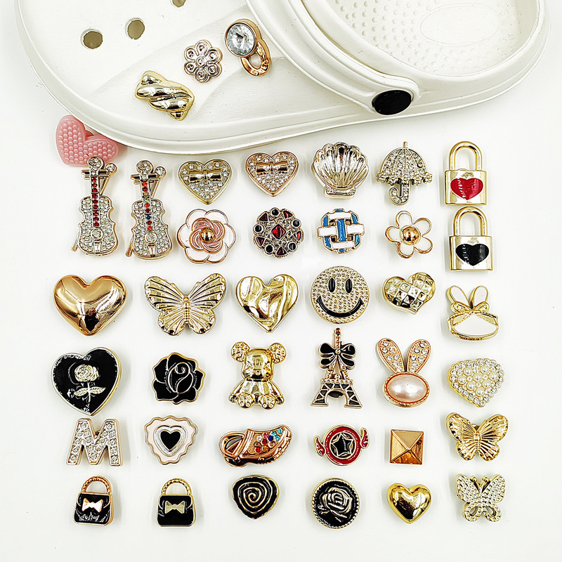 in stock DIY Hole Shoes Decorative Green Gold Small Accessories Bulk Full Diamond Guitar Simple Explosion Hole Shoes Accessories