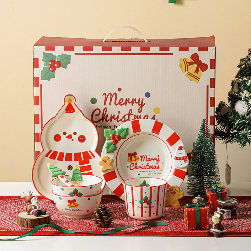 Relief-style cartoon Christmas tree gingerbread man bowl and plate set, Christmas ceramic tableware, high-quality and aesthetically pleasing, suitable for home use Relief-style cartoon Christmas tree gingerbread man bowl and plate set, Christmas ceramic tableware, high-quality and aesthetically pleasing, suitable for home use