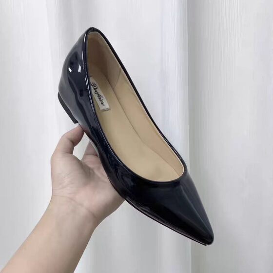 French-Style Beautiful Nude Women's Patent Leather Shoes 2025 Spring and Autumn New Red Sole Shallow Pointed Flat Shoes with Internal Height Increase