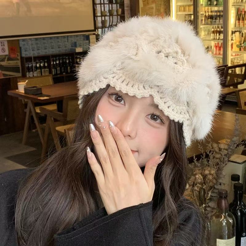 Single-sided hooked hat-milk tea color