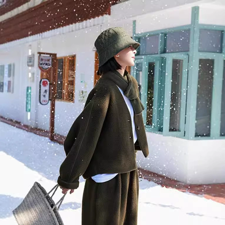 Зимняя новая художественная ретро оригинальная женская мягкая и удобная шерстяная шерстяная ватка с V-образным вырезом с рукавами