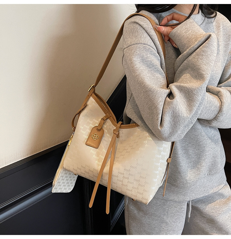 Large-capacity French Tote bag for women 2025 new style, elegant European and American fashionable women's bag, casual shopping and commuting bag undefined
