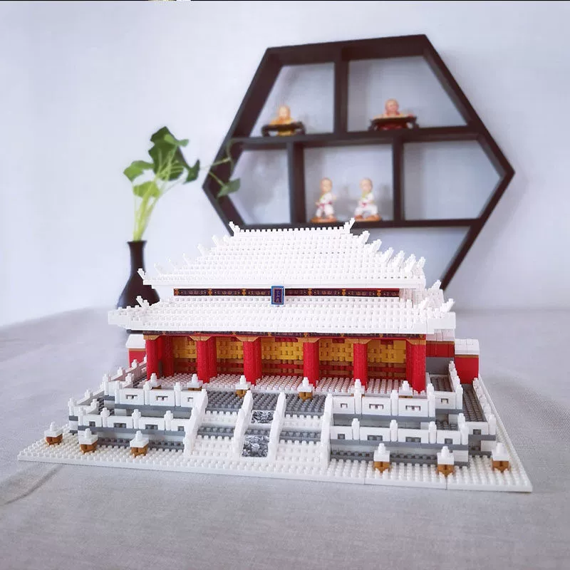 Конструктор (Lego) серия «Замок» — наборы из мелких деталей, модели достопримечательностей (разное количество деталей)