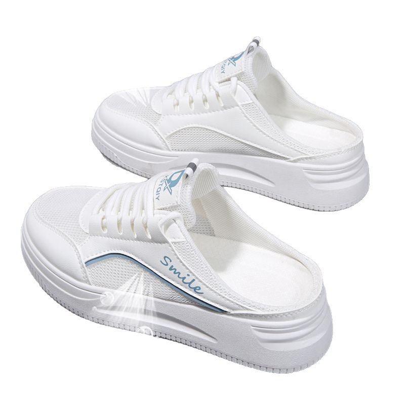 Medios zapatos blancos de verano 2025, nuevos zapatos casuales de malla transpirable con suela gruesa de una sola pie, zapatos de medio trampolín.