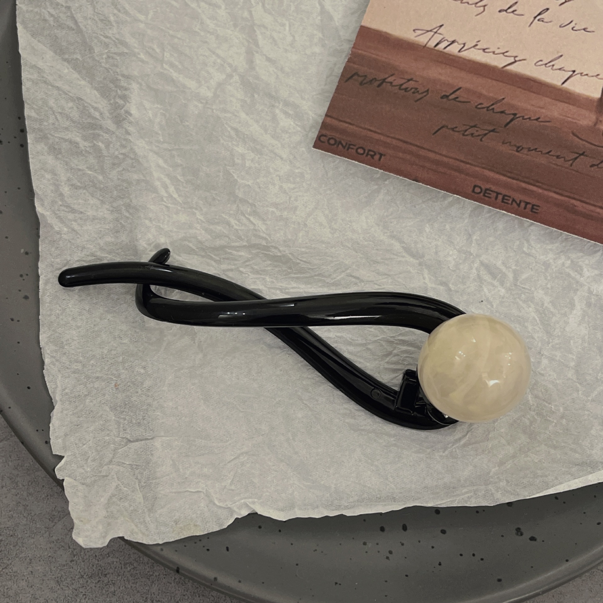 Simple coffee-colored pearl one-line scratch-off women's 2024 new high-end twist hair clip, shark clip hair accessory at the back of the head pic 11