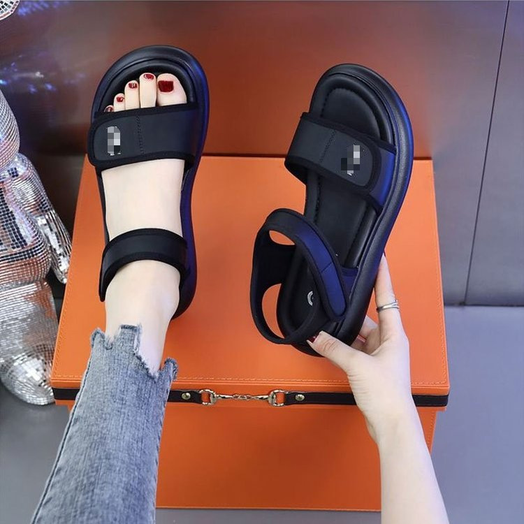 Sandalias deportivas para mujeres verano 2026 nuevo dulce velcro plano para mujeres embarazadas zapatos de playa anti-deslizantes romanos