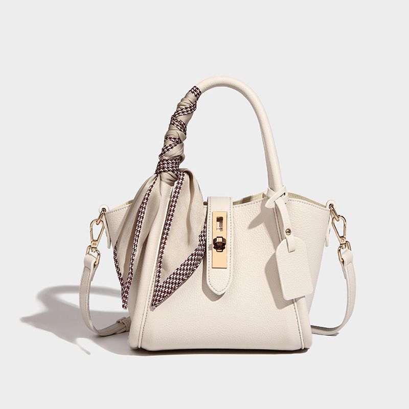 Red wedding bag female bride wedding bag 2024 new niche high-end portable crossbody vegetable basket bucket bag