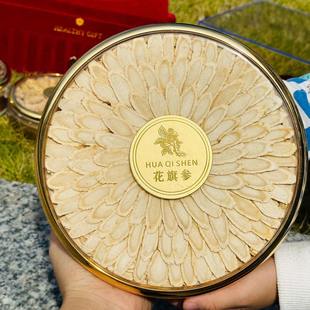 American Ginseng Gift Box 200g Premium Herbal Set with Dendrobium Deer Antler and Red Ginseng for Elders in use