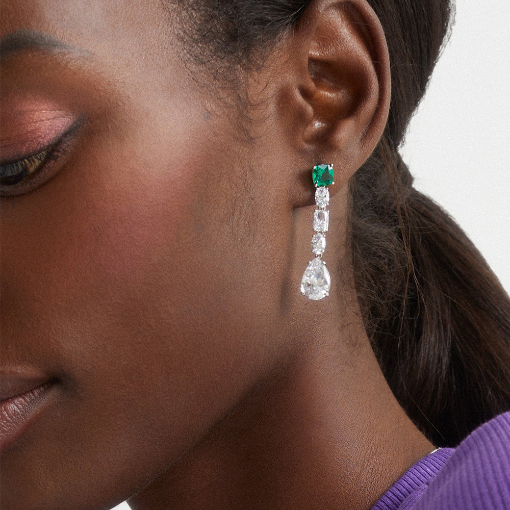 Retro green earrings drop-shaped