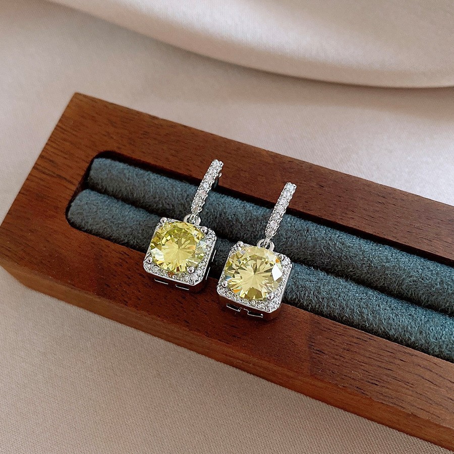 Temperamento de pendientes verdes pendientes ligeros lujosos de alto nivel sensación de pendientes zircon flores joyas geométricas al por mayor fábrica