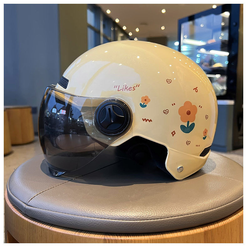 3C Certified Electric Vehicle Helmet for Women, Suitable for All Seasons, Sun Protection, National Standard Safety Helmet, Small Floral Design, Summer Half Helmet