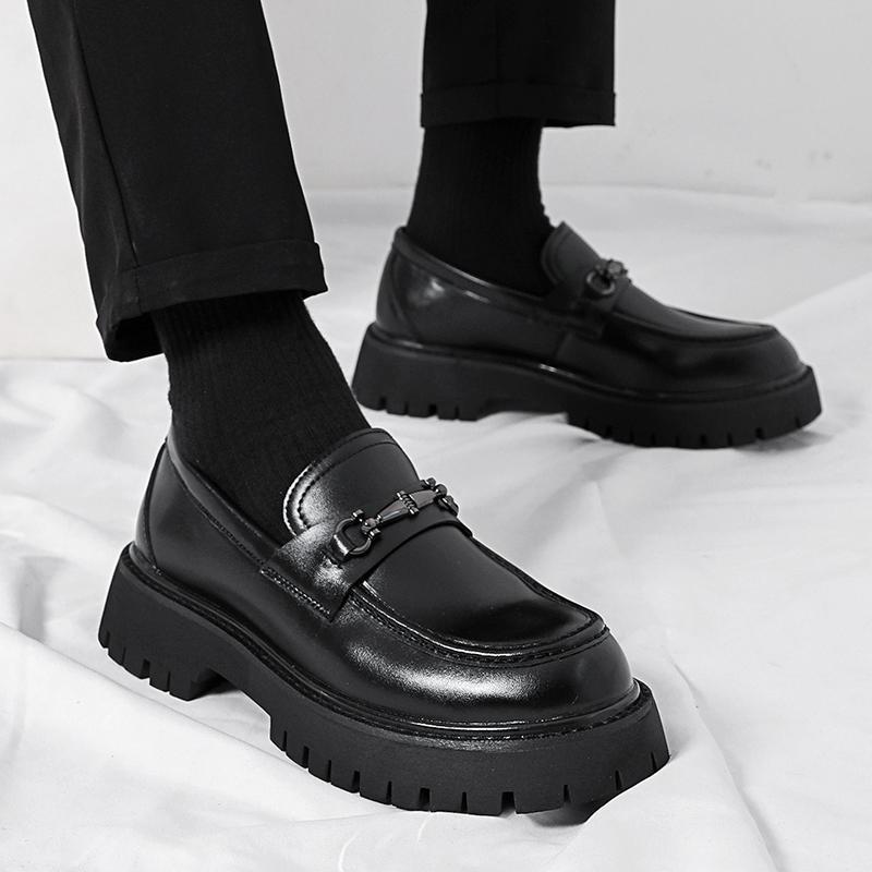 2025 zapatos de cabeza adolescente con un pie de pedal zapatos de Lefour zapatos de cuero de altura de suela gruesa zapatos de hombre zapatos grandes transfronterizos