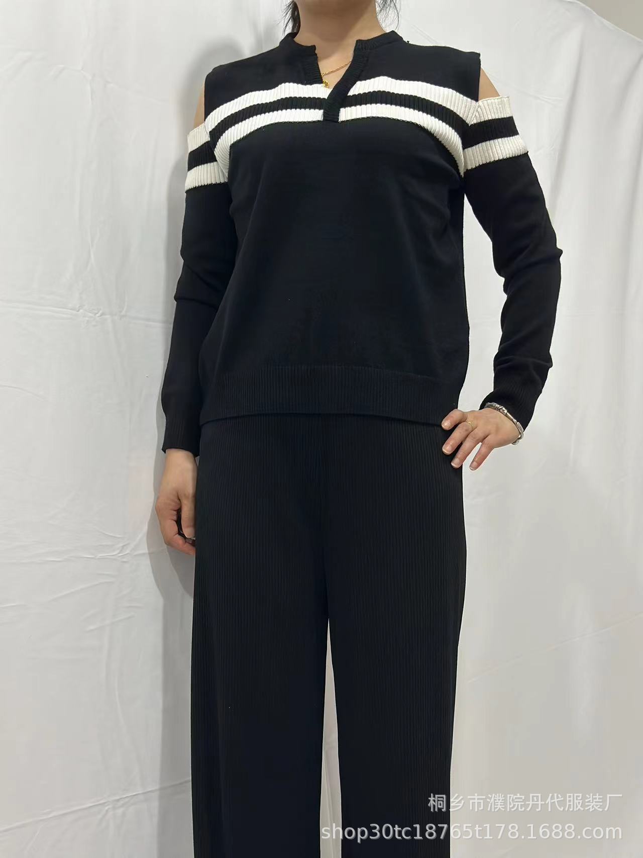 Estilo francés fuera del hombro suéter con cuello en v para mujeres 2023 otoño nuevo hilo de costura en blanco y negro todo fósforo estilo chanel top image 9