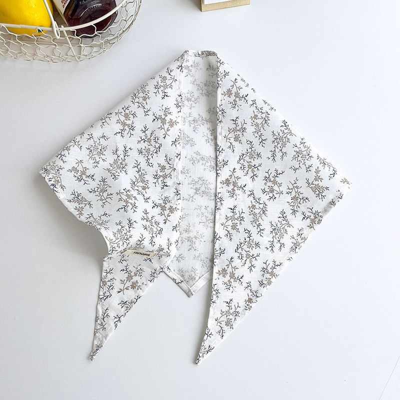 Nueva bufanda pequeña para mujer primavera y verano delgada pequeña protección floral decorativa para el cuello pequeña bufanda para el cabello bufanda de triángulo de algodón y lino de todo fósforo