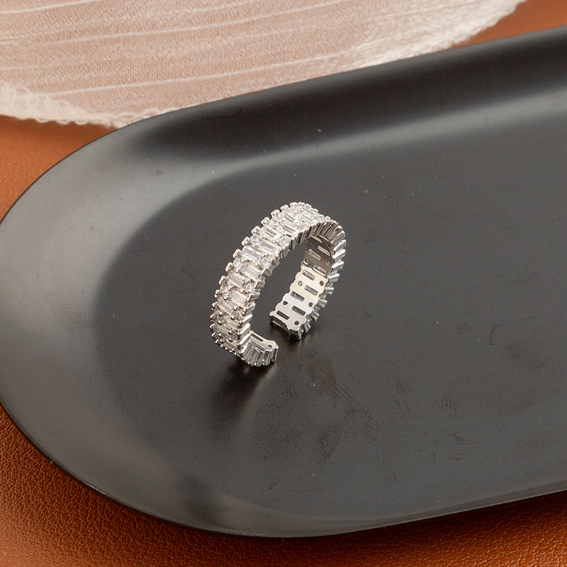 Ring with stone with zircon