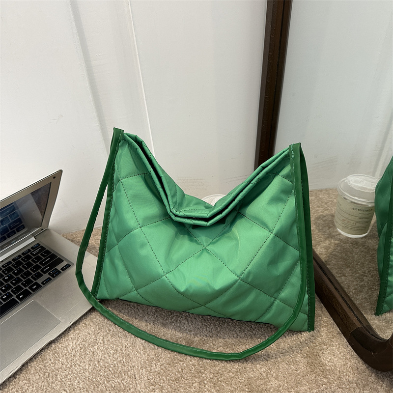 Bolso de hombro de tela Oxford 2024 nuevo estilo bordado literario rombo moda gran capacidad viajero simple bolso de mensajero