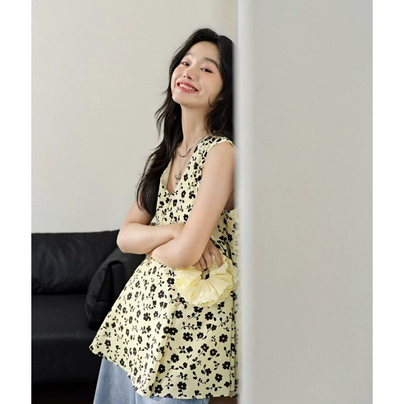2025 новый летний стиль, маленький свободный топ без рукавов, широкий цвет, новый желтый топ с цветочным принтом в стиле шинуазри с v-образным вырезом для женщин