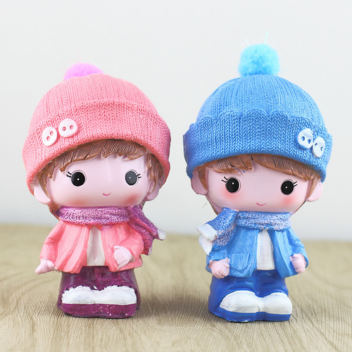 Creative resin crafts, cute couple figures, living room, bedroom, room decoration, car ornament, birthday gift