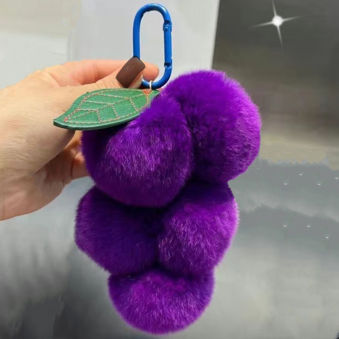 Super auténtico color fresa ~ real Rex conejo piel uva llavero coche colgante ins lindo bola de peluche bolsa adornos