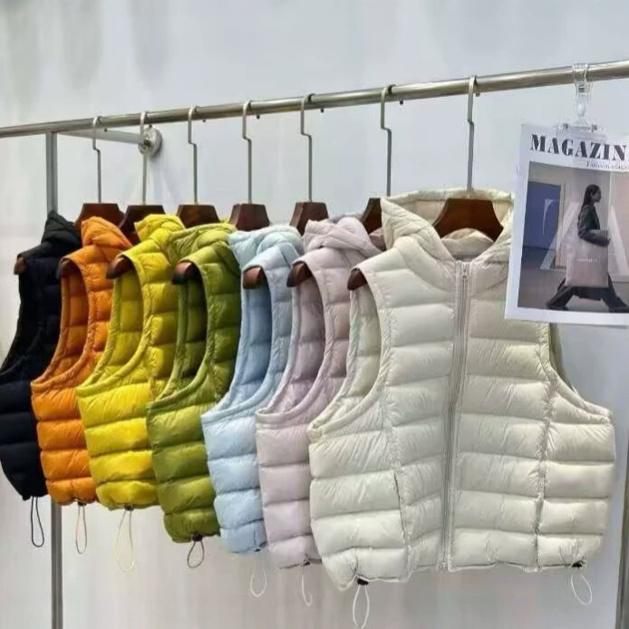 90% white duck down ribbed down vest for women, short style with hood, outerwear, 2026 new autumn and winter collection