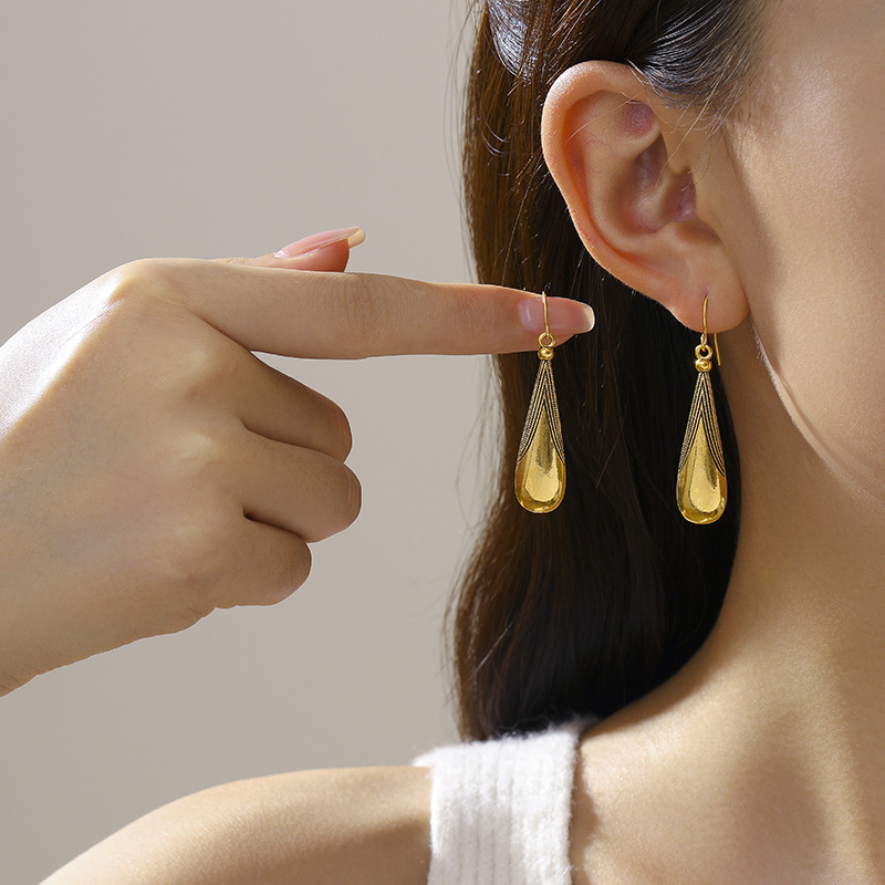 Nuevos productos de comercio electrónico transfronterizo de Europa y Estados Unidos, venta caliente de orejas de mujer, comercio exterior, moda retro, pendientes de mujer creativos