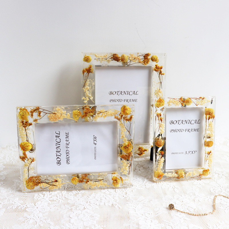 Foreign trade 5 inch 6 inch 7 inch transparent dried flower acrylic photo frame light luxury high-end exquisite creative table gift frame Foreign trade 5 inch 6 inch 7 inch transparent dried flower acrylic photo frame light luxury high-end exquisite creative table gift frame
