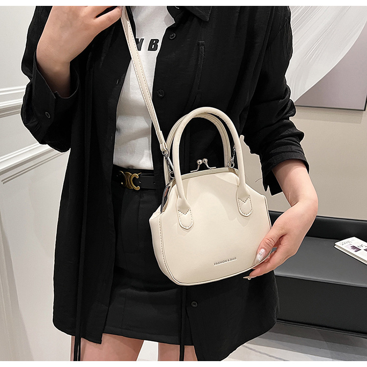 Women's Medium Pu Leather Solid Color Vintage Style Classic Style Buckle Dome Bag display picture 7