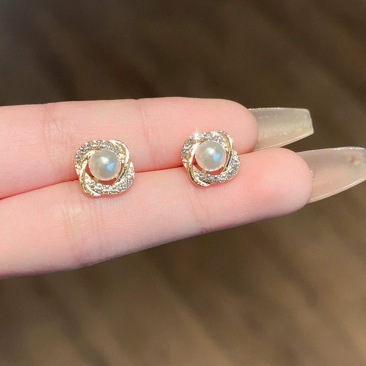  Sophisticated small earrings from pearl, 2025 years, high-quality style, bright catchy style
