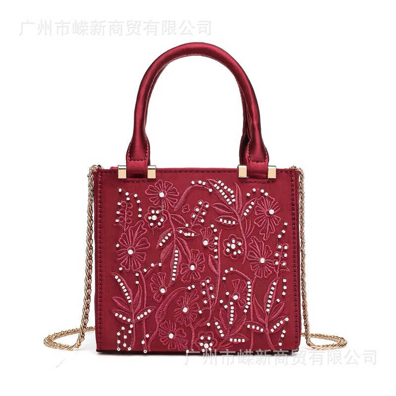 Z Family Cross-Border Women's Bag 2025 Pearl Embroidered Fashion Silk Satin Texture Handbag Banquet Bag Chain Bag Shoulder Bag Z Family Cross-Border Women's Bag 2025 Pearl Embroidered Fashion Silk Satin Texture Handbag Banquet Bag Chain Bag Shoulder Bag