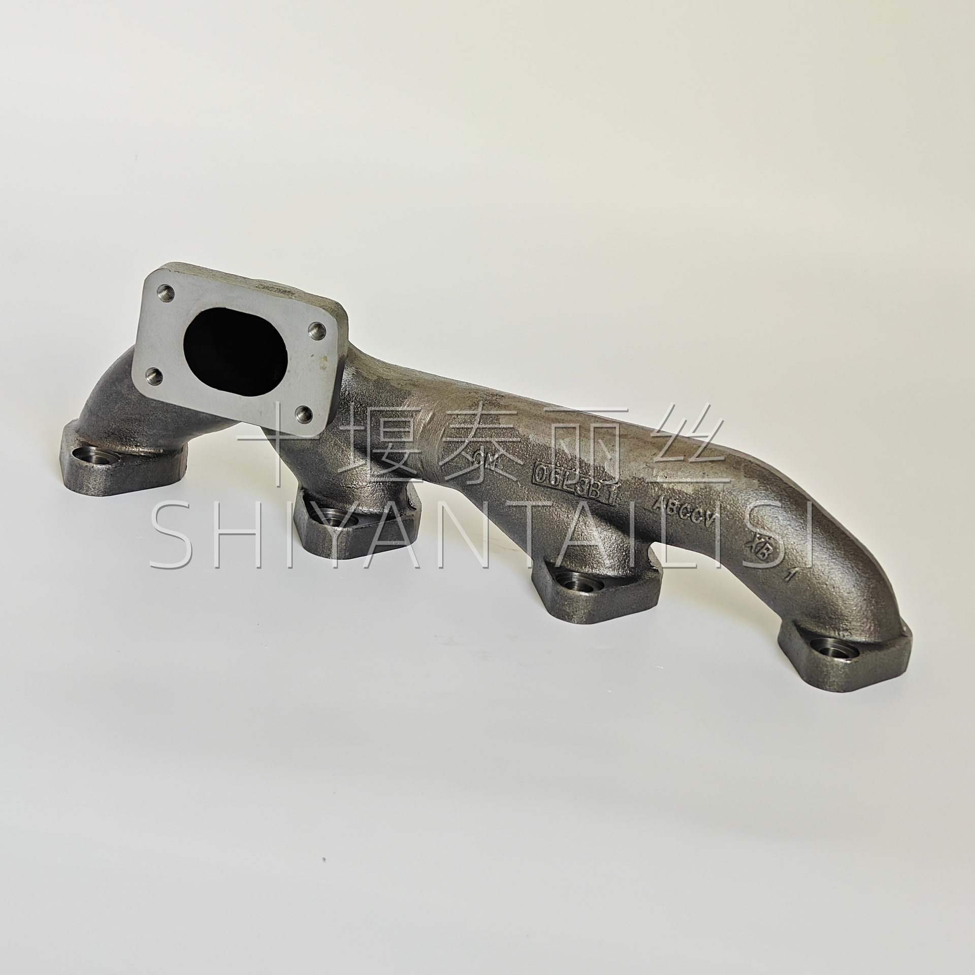 3287130 Exhaust manifold is suitable for Cummins ISBE four-cylinder diesel engine exhaust pipe
