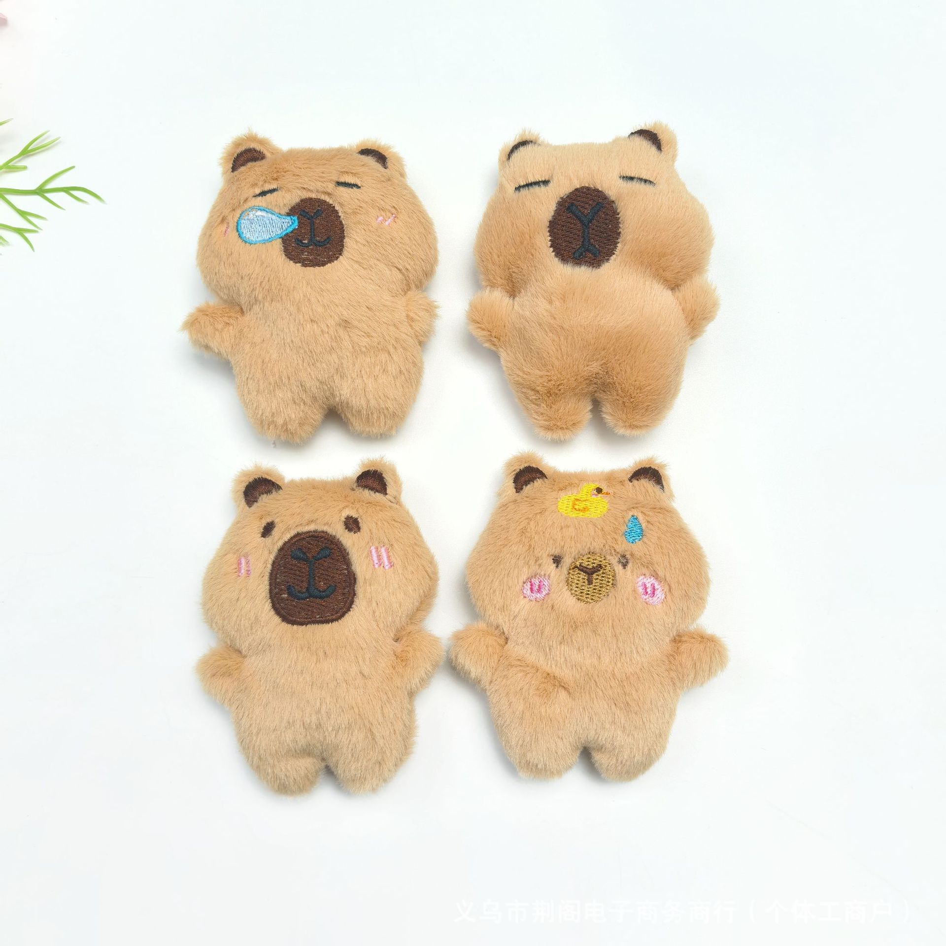 1-10 Stück Capybara Plüsch-Schlüsselanhänger Quietschend Niedliches Tier-Plüschtier Geldbörsen-Taschenanhänger Deko für Taschen Studentengeschenk – Detail 10