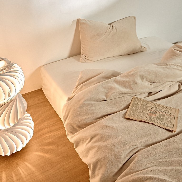 高品質の純色230gの牛乳の絨毯の布団カバー