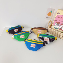 潮酷儿童胸包时尚字母百搭撞色男女儿童斜挎小包包网红宝宝零钱包