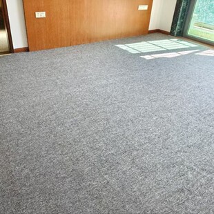 办公室丙纶拼接地毯500*500阻燃方块地毯现货供应商用台球厅地毯-阿里巴巴