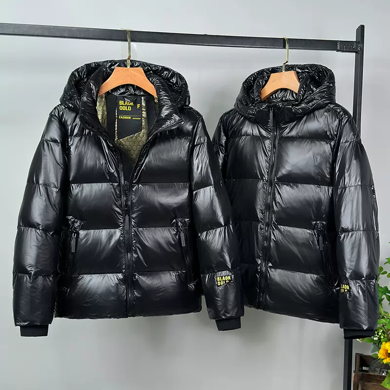 2025黑金羽绒服短款加厚男款保暖防寒冬季白鸭绒服男新款连帽外套