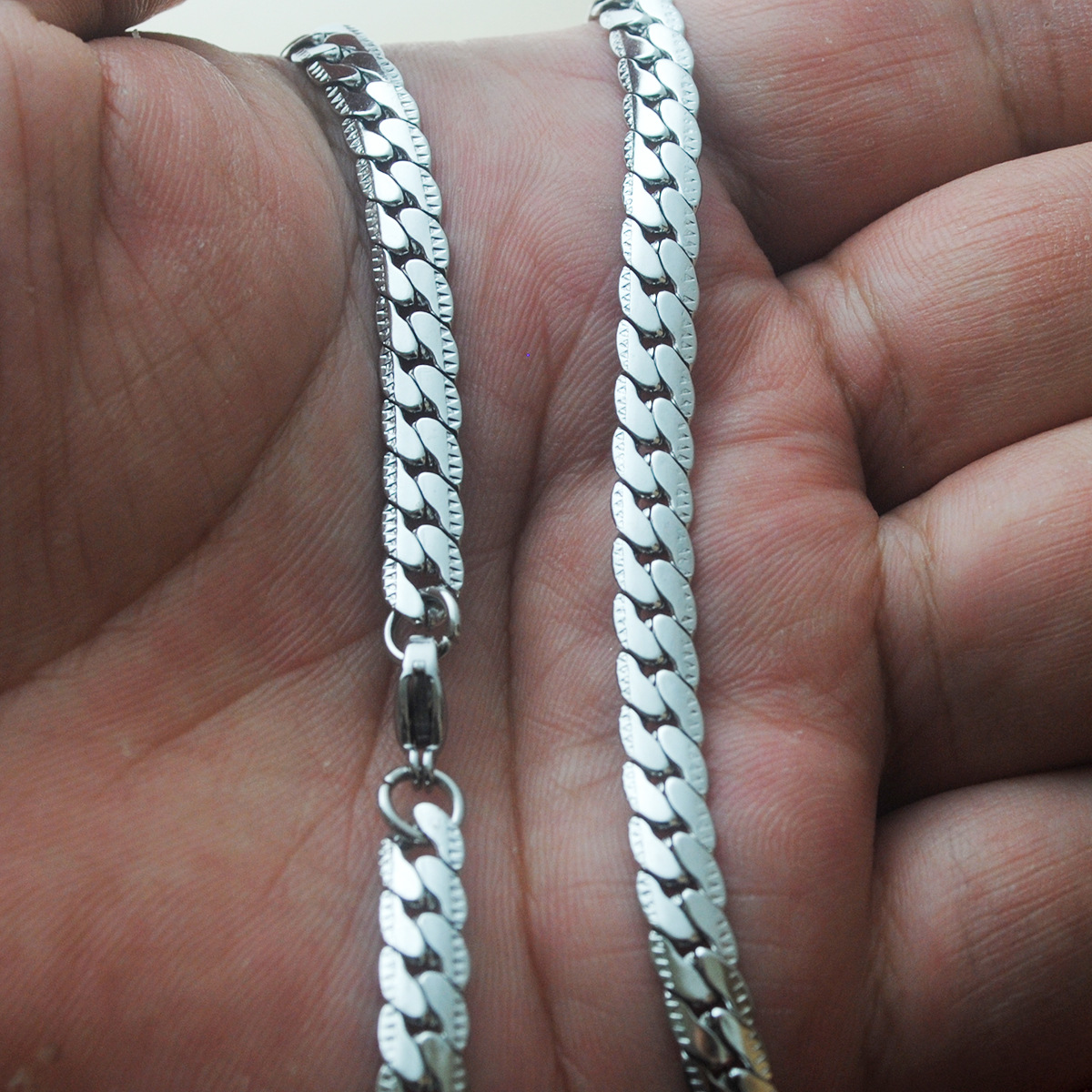 Fashion Waves Titanium Steel Chain Men's Necklace display picture 4