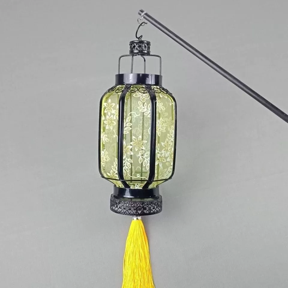 Портативный железный классический фонарь