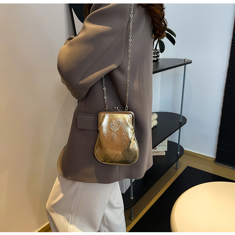 Personalized, fashionable and casual shell phone bag, new retro crossbody bag, lapel handbag, commuting single-shoulder crossbody bag undefined