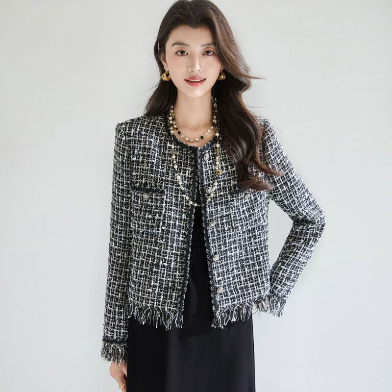 26 Spring Black and White Chanel-Style High-End Luxury Heavy-Duty Tassel Versatile Short Jacket 25737