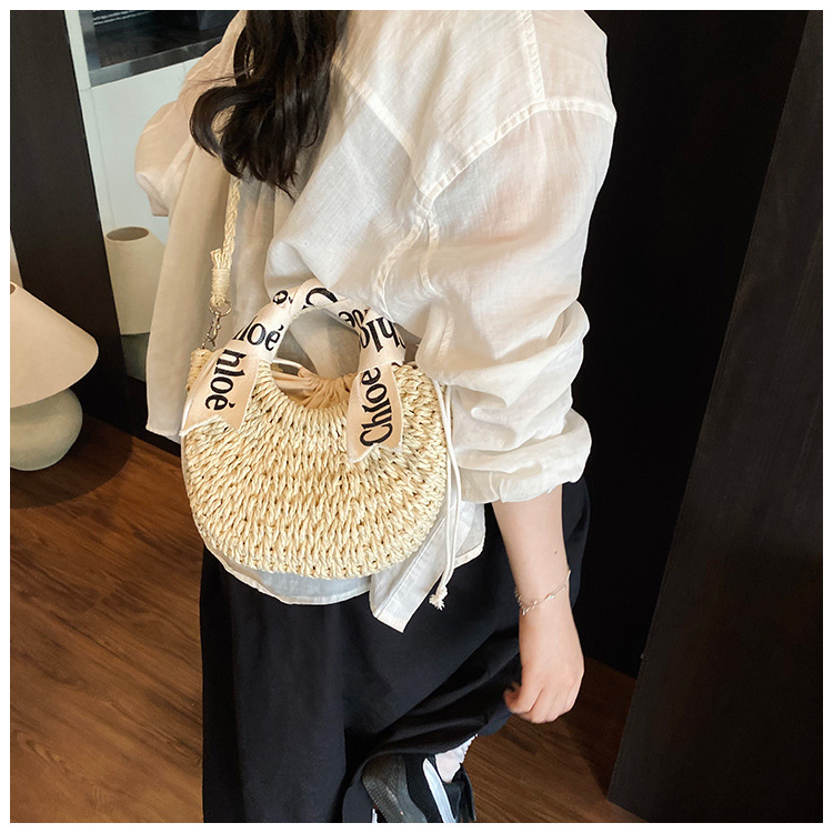 2025 New straw woven bag, large capacity, retro straw woven bag, basket style, casual and versatile beach bag for women undefined
