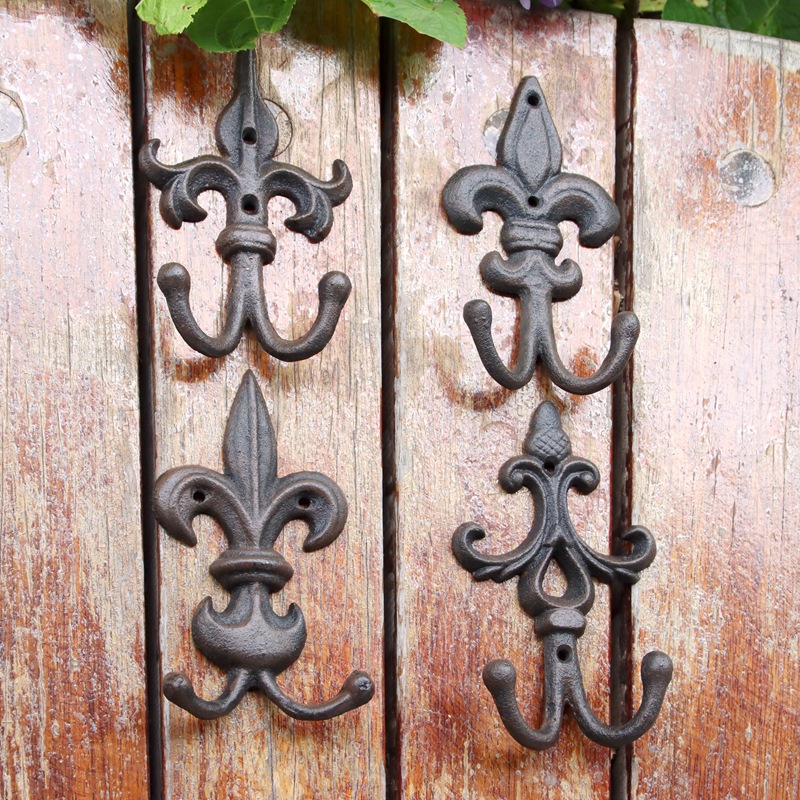 Gancho Perchero de Hierro Fundido Decorativo para Hogar y Jardín