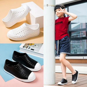 Летние детские пляжные тапочки в стиле Crocs, босоножки подходит для мужчин и женщин для школьников и студентов, (в наличии на складе), закрытый носок