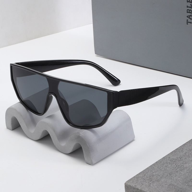 fashionable lens